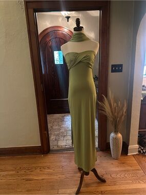 NWT! 🔥Green Strapless BodyCon Maxi Dress